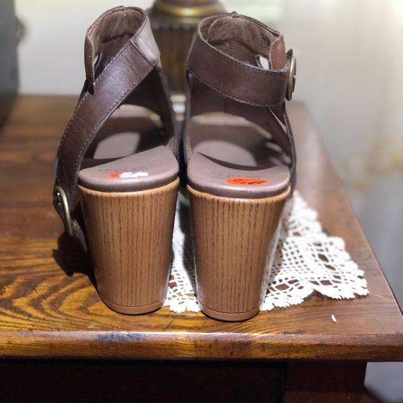 Dansko Demetra Sandals Brown Size 9.5 - Picture 3 of 4